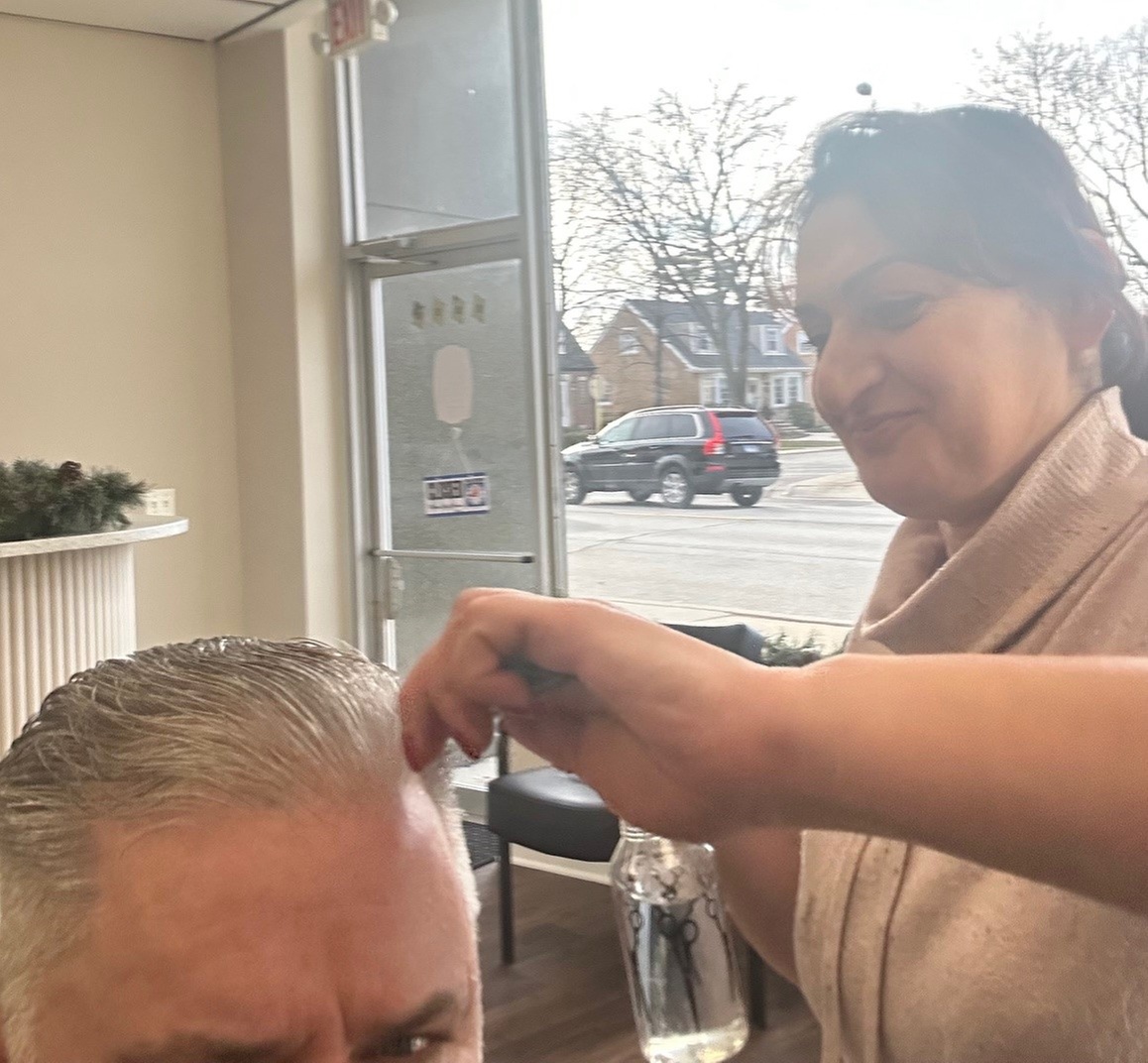 Up to 37% Off on Salon - Men's Haircut / Barber at Molly's Salon