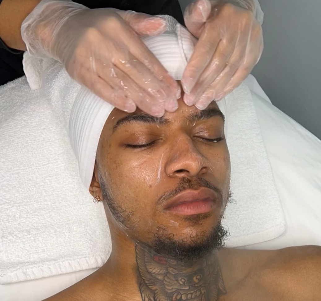 Gentleman Glow Facial: Refresh and Revitalize Your Skin