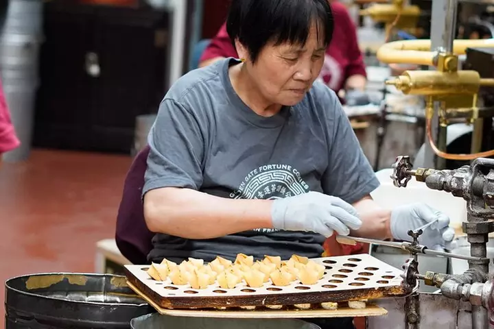 SF's Chinatown: Tea & Dim Sum Food Tour - Includes full meal, 3hr