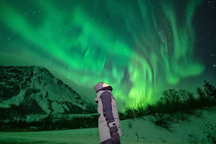 SkyChase™ Private Northern Lights Experience – Luxury Aurora Tour