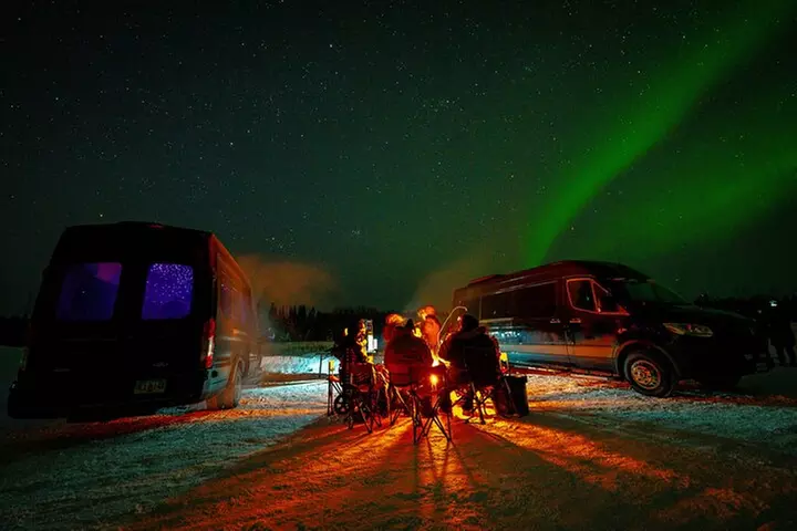 SkyChase™ Private Northern Lights Experience – Luxury Aurora Tour