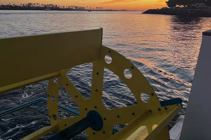 Paddle Pub San Diego Party Cruise: Drinks & Dancing for up to 26