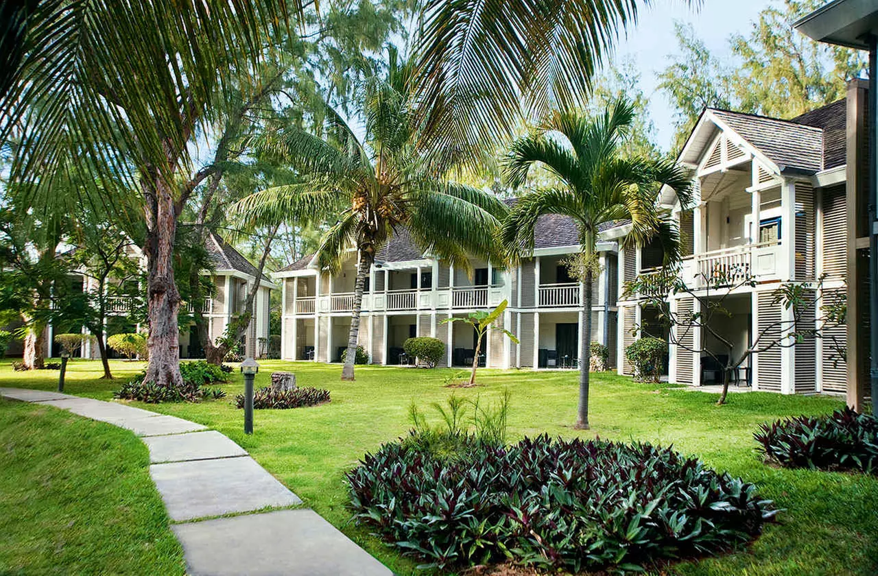 ✈ RIUNIONE | Saint-Gilles - LUX* Saint Gilles 5*, 4 notti - Premium