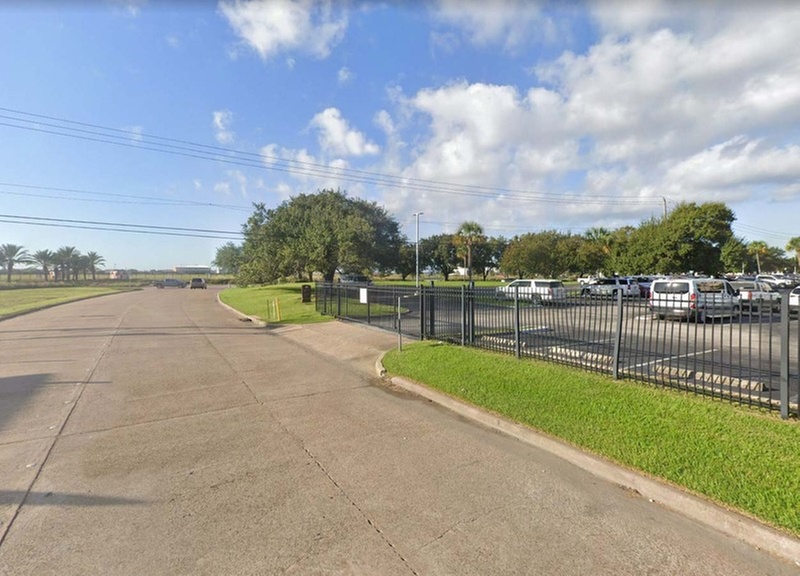 Parking at DoubleTree by Hilton Hotel Lot HOU