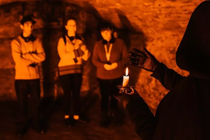 Multi-Sensory Night Walking Tour with Haunted Vaults in Edinburgh