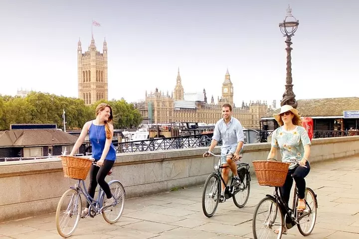 London Bike Tour: Landmarks, Secret Gems, Pub Stop & Street Art