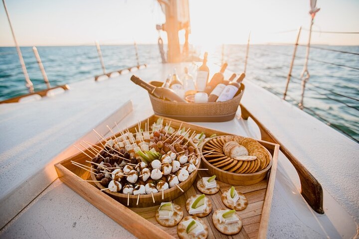 Key West Small-Group Sunset Sail with Wine and Hors d'oeuvres