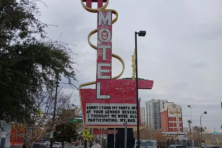 Fremont Street Experience Guided Walking Tour in Las Vegas
