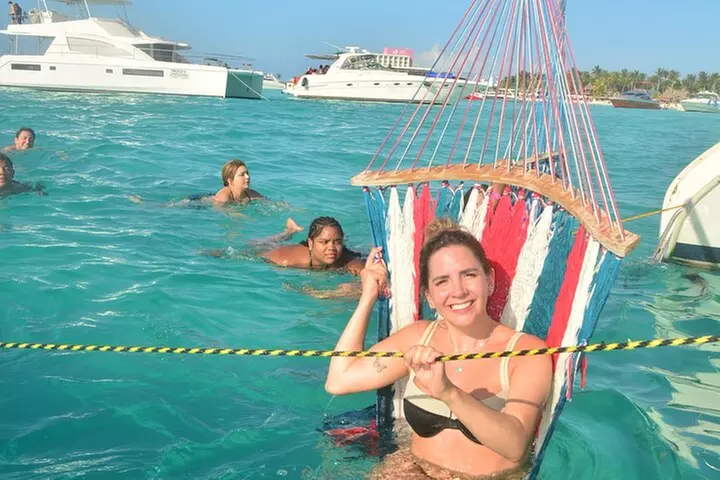 Sail and Snorkel to Isla Mujeres lunch and Drinks.