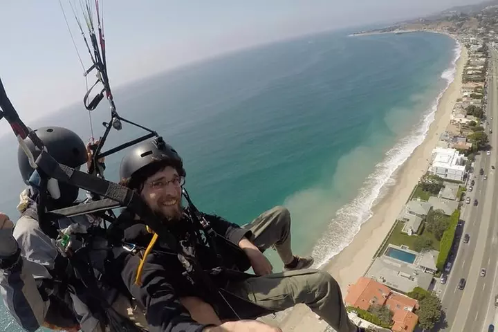 Tandem Paragliding flight with instructor in Malibu