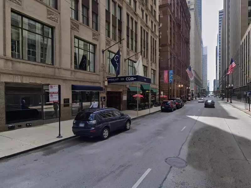 Parking at Club Quarters Central Loop - Valet Kiosk