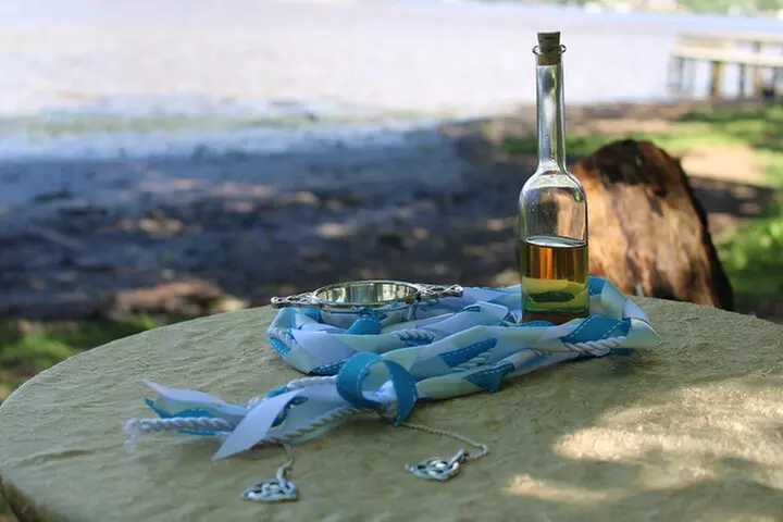 2-Hour Private Celtic Handfasting Ceremony Experience