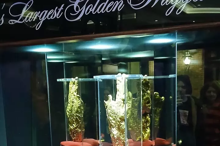 Fremont Street Experience Guided Walking Tour in Las Vegas