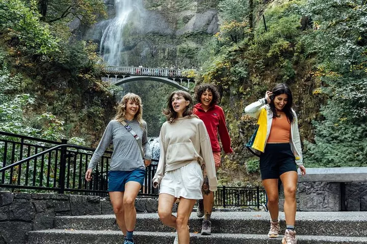 Afternoon Tour in Columbia Gorge Waterfall with Free Wine Tasting