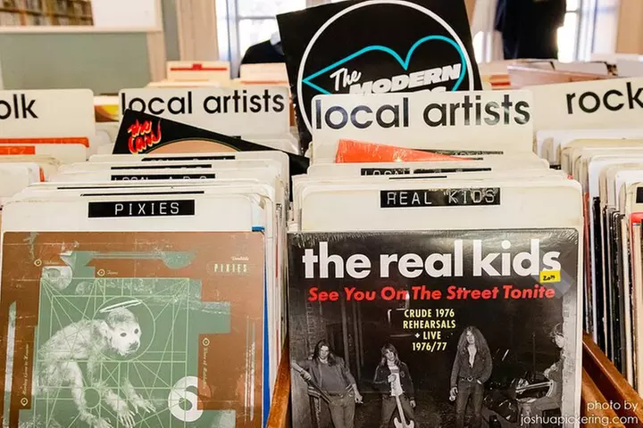 Tour Boston's Rock and Roll Past and Present by Soundscape Tours