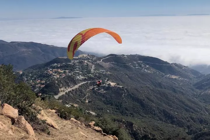 Tandem Paragliding flight with instructor in Malibu