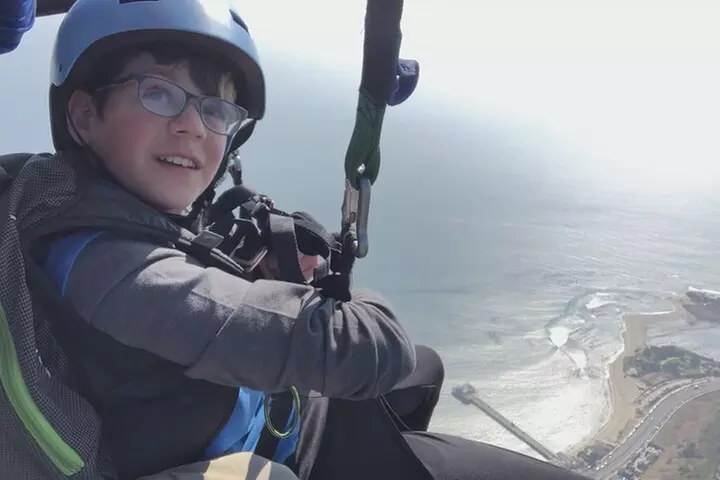 Tandem Paragliding flight with instructor in Malibu