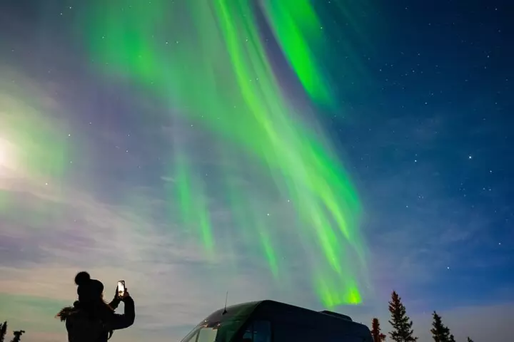 SkyChase™ Private Northern Lights Experience – Luxury Aurora Tour