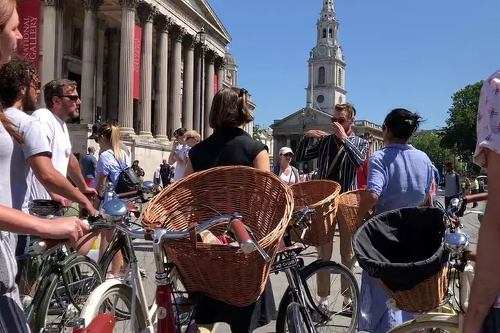 London Bike Tour: Landmarks, Secret Gems, Pub Stop & Street Art