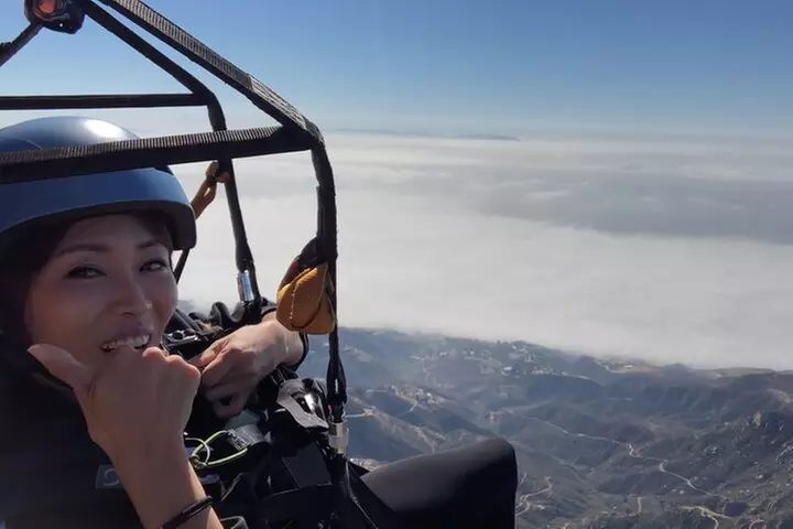 Tandem Paragliding flight with instructor in Malibu