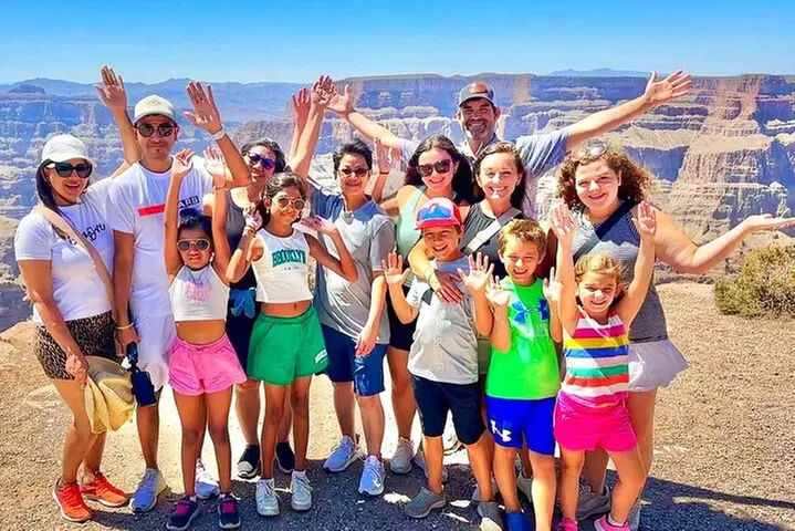 Small Group Grand Canyon, Hoover Dam, 7 Magic Mountains VIP Tour