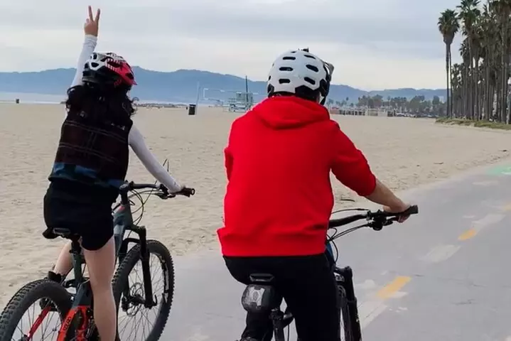 Santa Monica to Marina Del Rey e-Bike Coastal Beach Tour