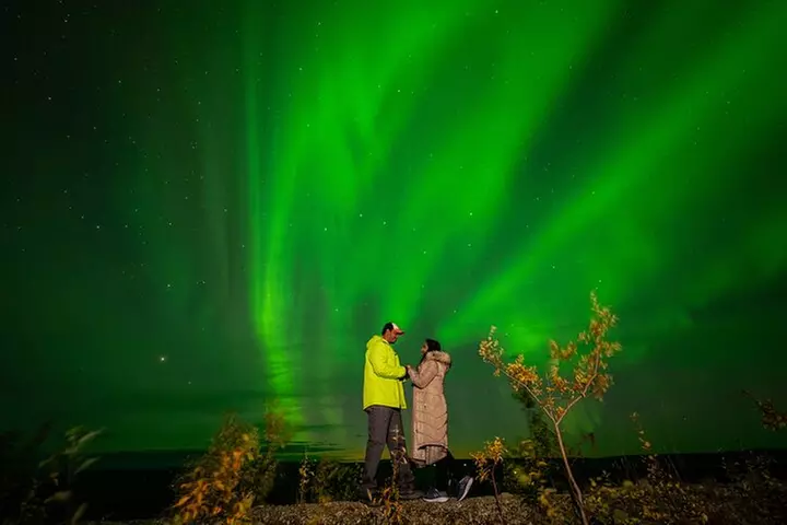 SkyChase™ Private Northern Lights Experience – Luxury Aurora Tour