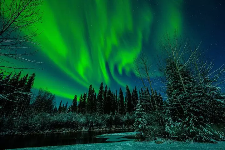 SkyChase™ Private Northern Lights Experience – Luxury Aurora Tour