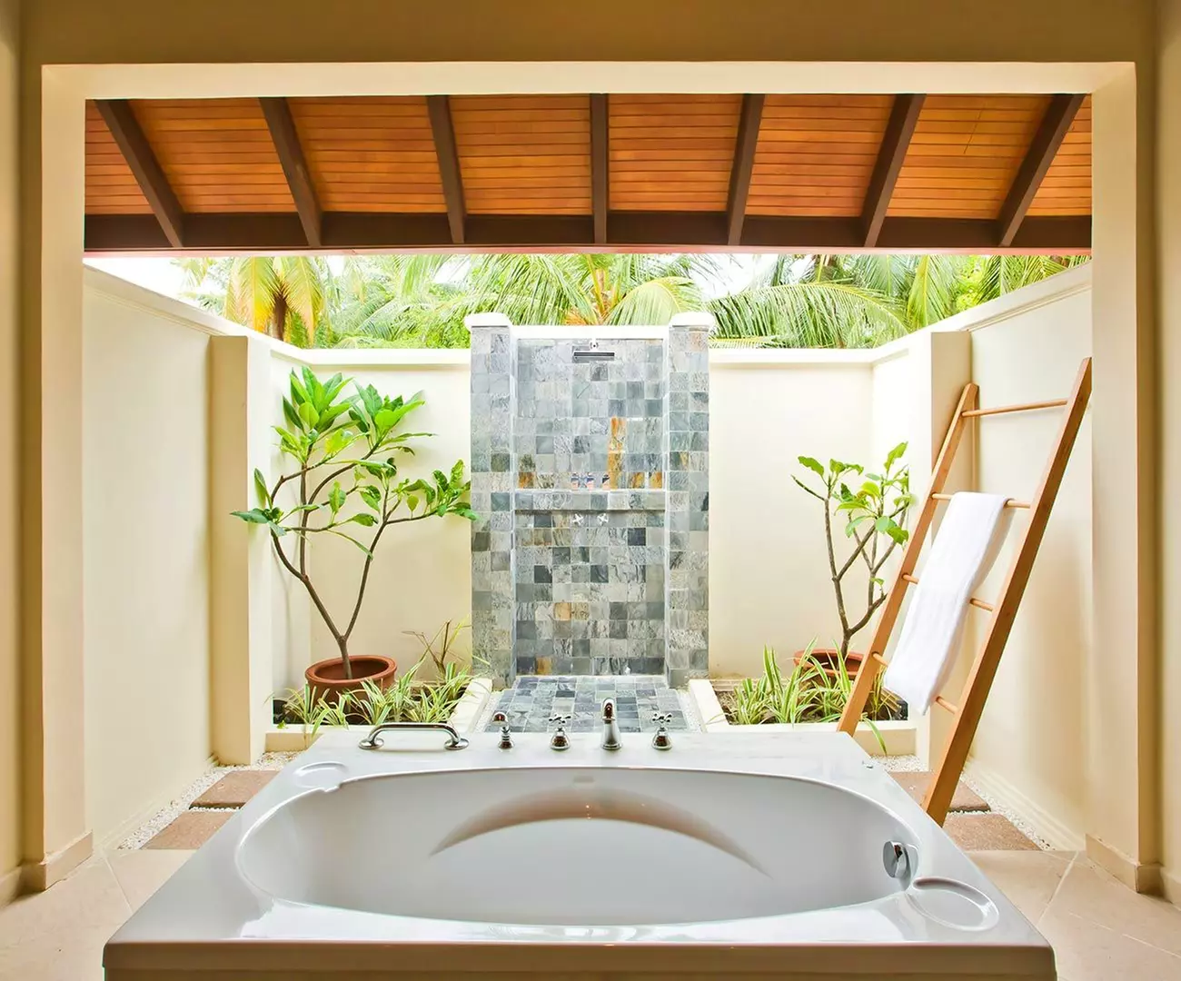 ✈ MALDIVE | Atollo di Malé Nord - Kurumba Maldives 5*, 5 notti - Spa