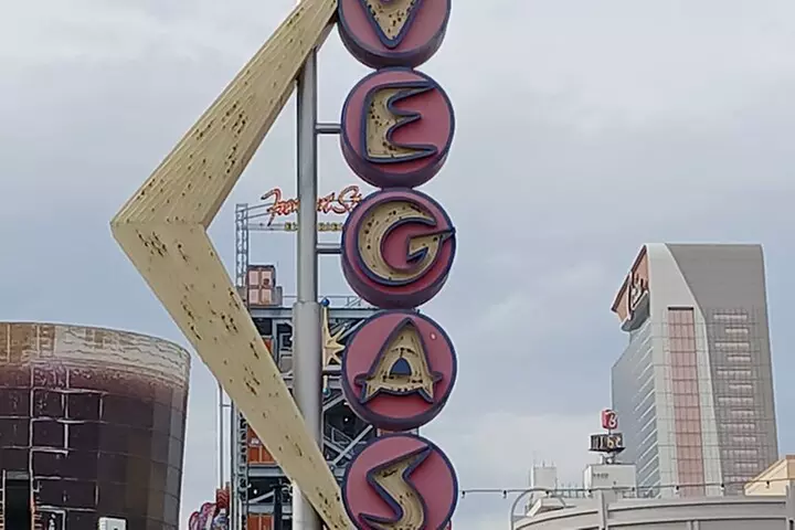 Fremont Street Experience Guided Walking Tour in Las Vegas
