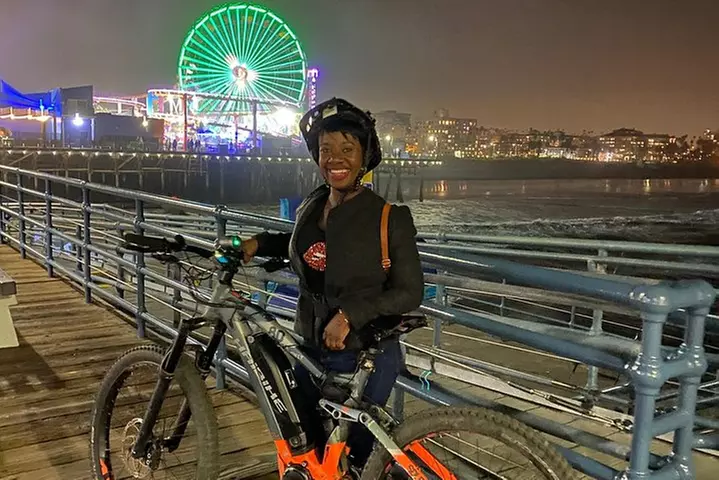 Santa Monica to Marina Del Rey e-Bike Coastal Beach Tour