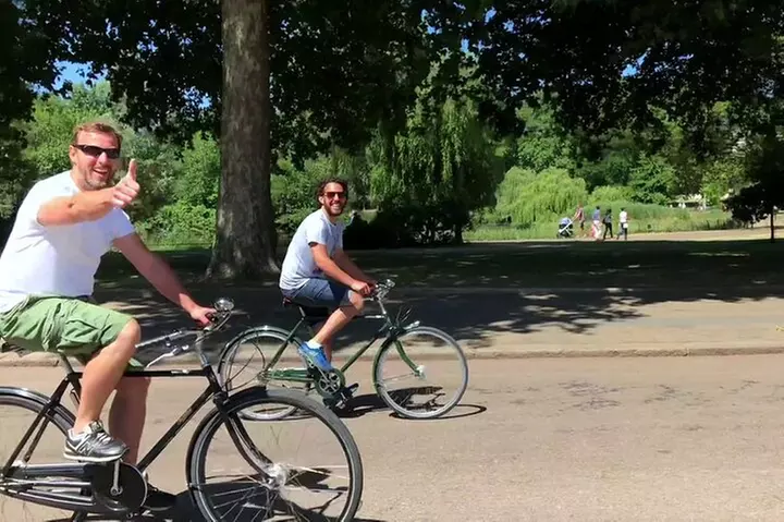 London Bike Tour: Landmarks, Secret Gems, Pub Stop & Street Art