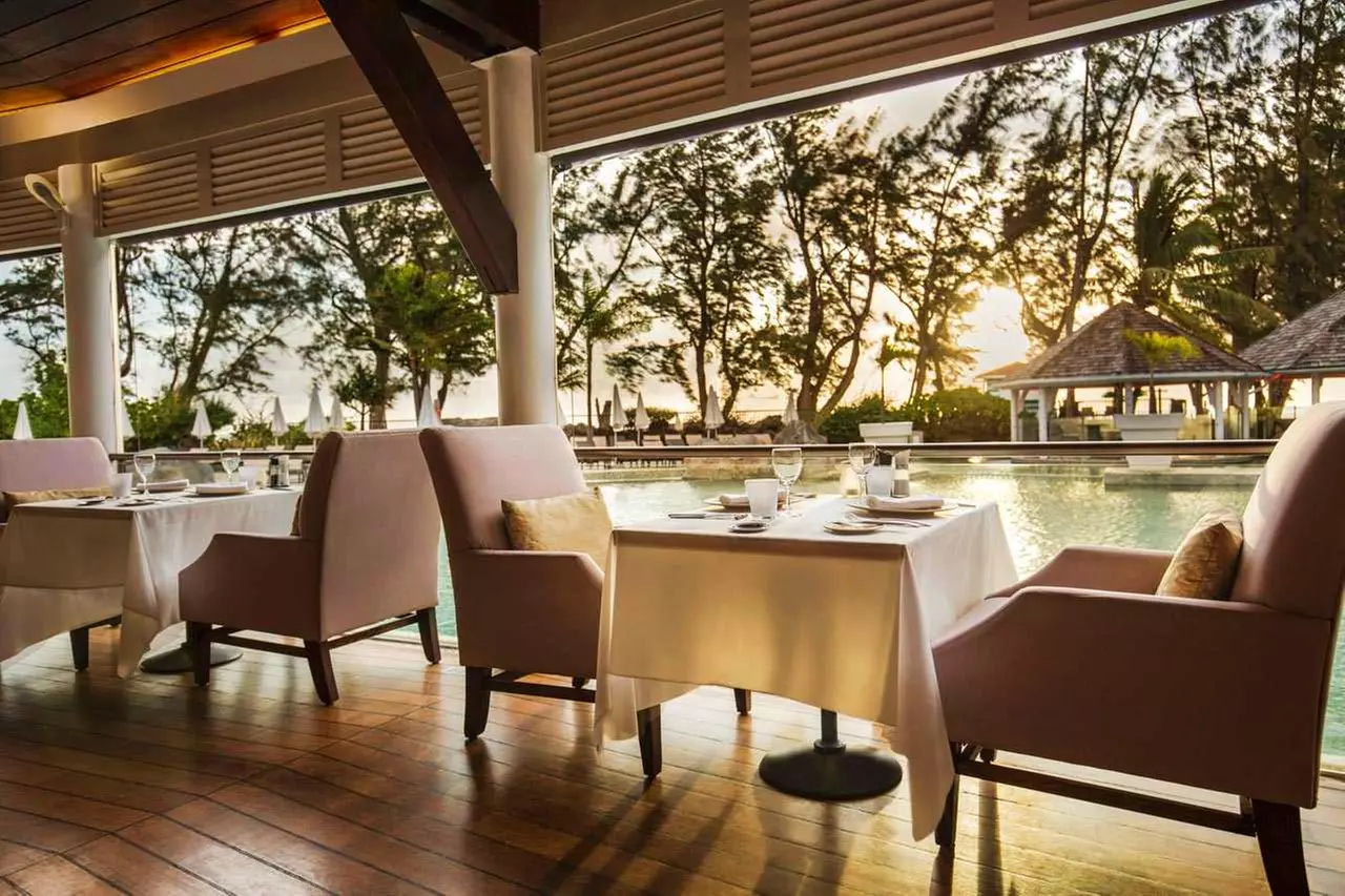 ✈ RIUNIONE | Saint-Gilles - LUX* Saint Gilles 5*, 4 notti - Premium