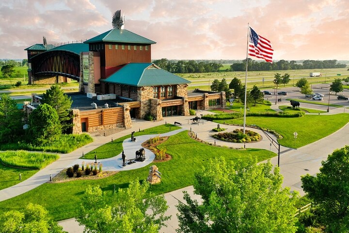 Great Platte River Road Archway Monument