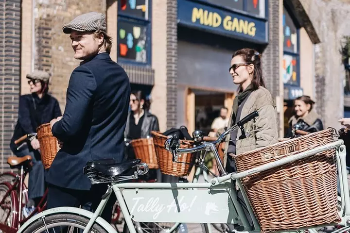 London Bike Tour: Landmarks, Secret Gems, Pub Stop & Street Art