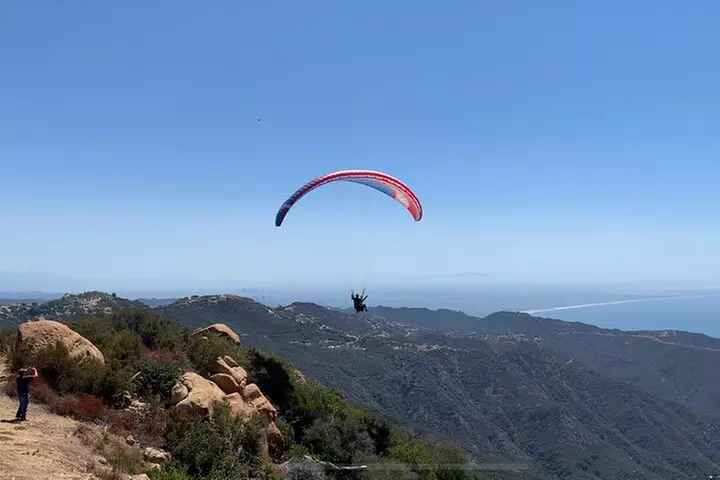 Tandem Paragliding flight with instructor in Malibu
