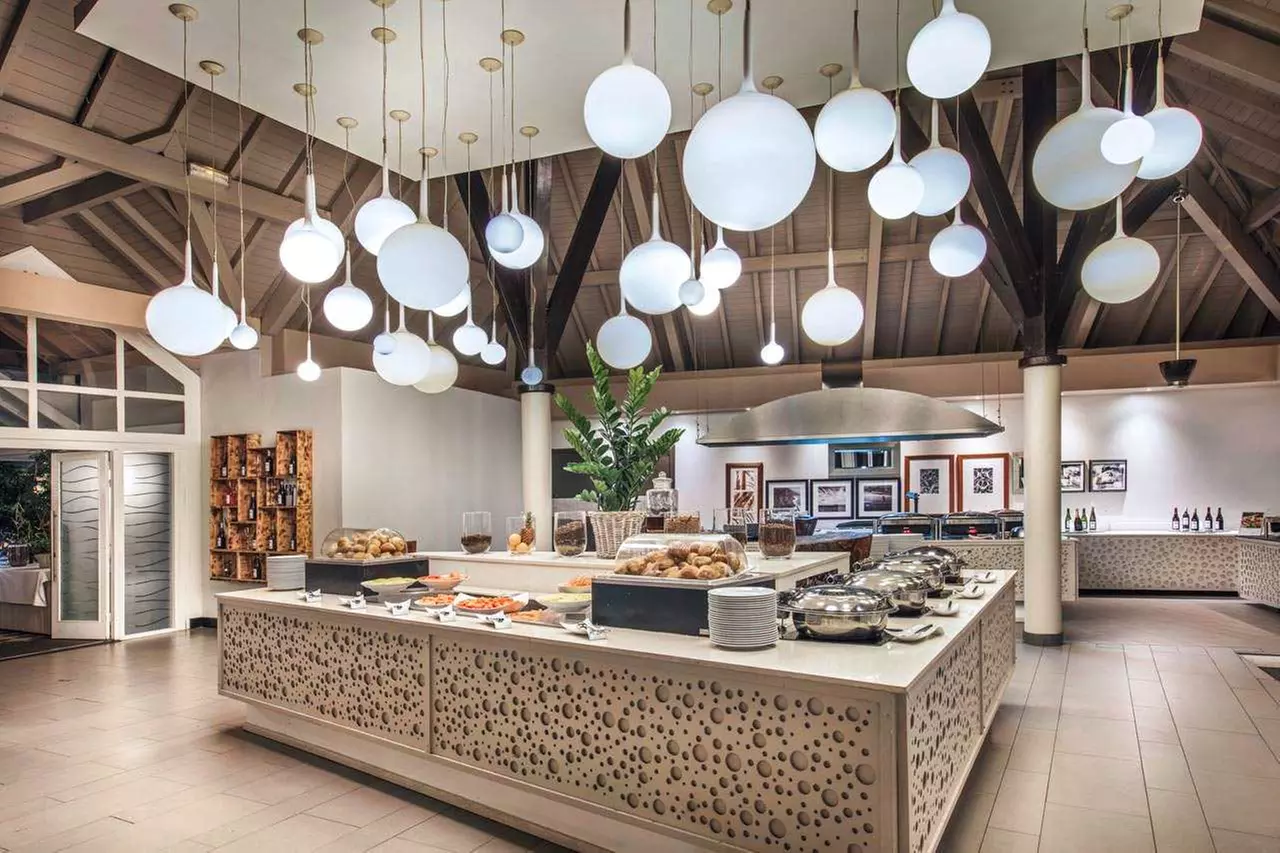 ✈ RIUNIONE | Saint-Gilles - LUX* Saint Gilles 5*, 4 notti - Premium