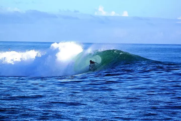 VIP Private Limousine Tour: Scenic Oahu Island Sites