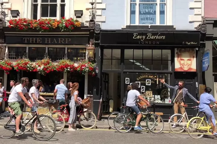 London Bike Tour: Landmarks, Secret Gems, Pub Stop & Street Art