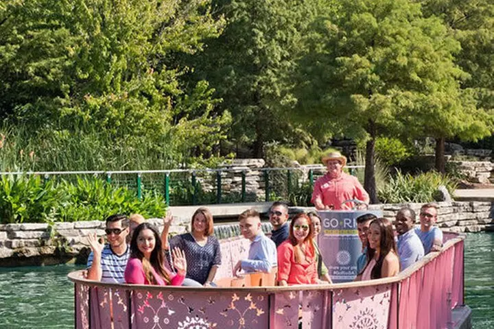 San Antonio Trolley and Go Rio Riverwalk Cruise Combo