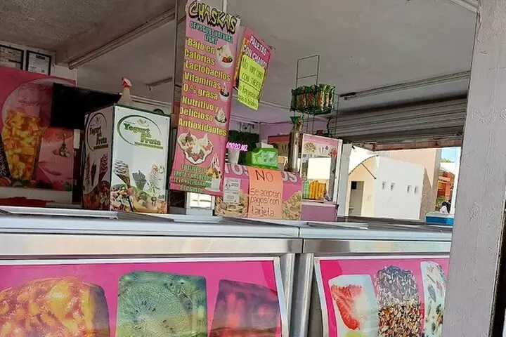 Urban Food and Shopping Experience at Cancun