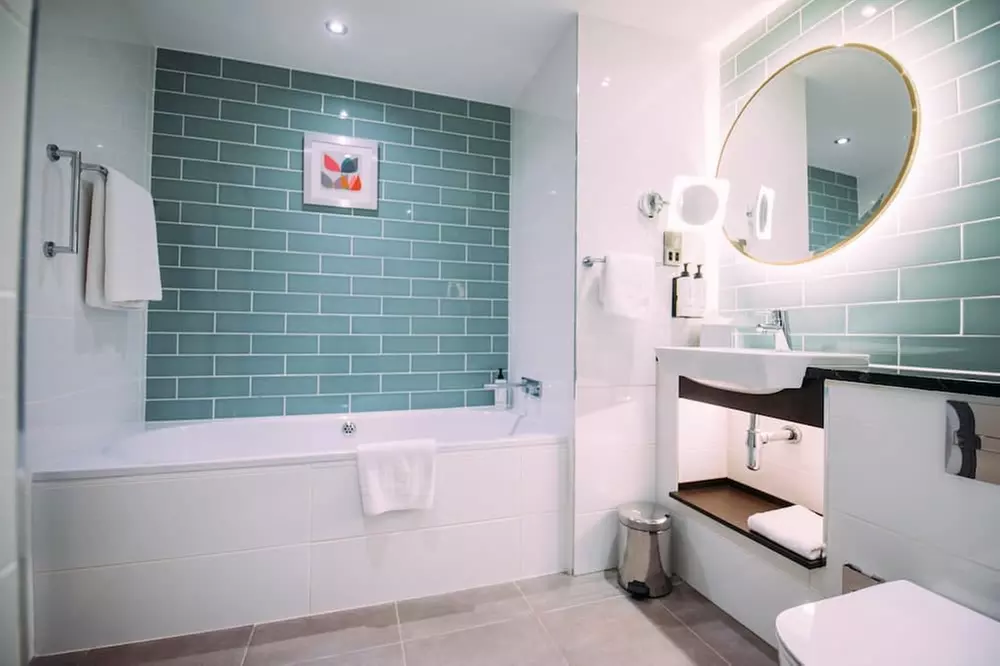 ✈ IRLANDE DU NORD | Belfast - Crowne Plaza Belfast 4*, 2 nuit - Cit...