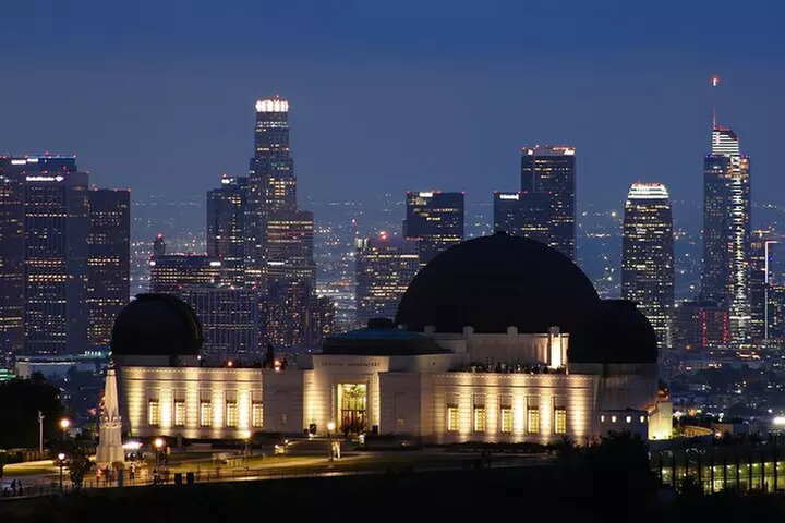 Hollywood Hiking Tour with Sunset LA Views and Iconic Photo Ops