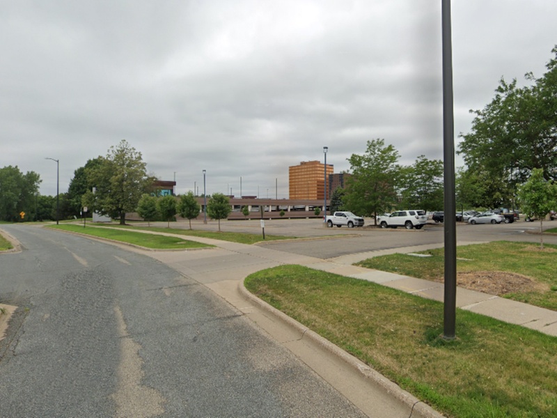 Parking at Hilton Minneapolis Lot
