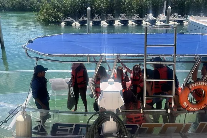 Cancun Clear Boat Tour Explore Nichupte and the Cancun Sea