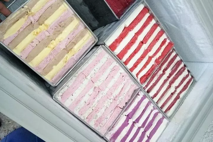 Urban Food and Shopping Experience at Cancun