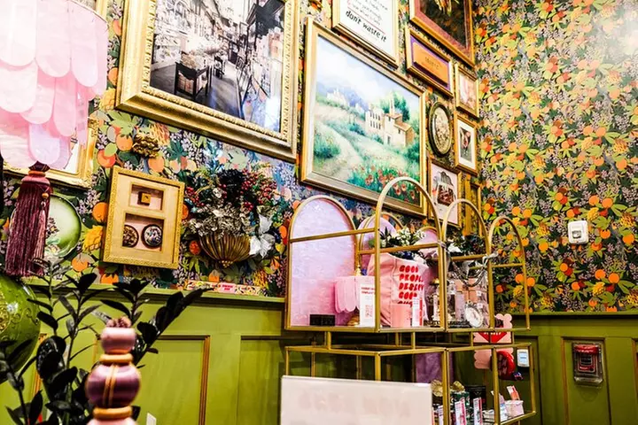 Downtown Detroit's Holiday Sweet Treat & Donut Adventure