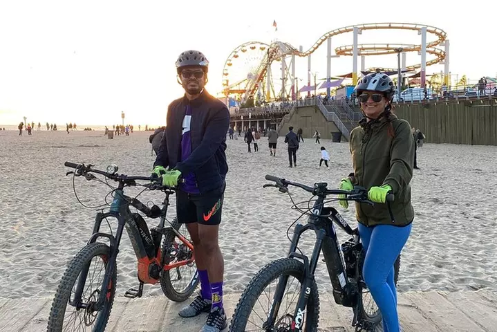 Santa Monica to Marina Del Rey e-Bike Coastal Beach Tour