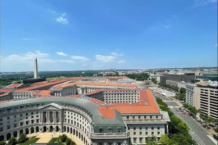 National Archives Skip the Line and OPO Tower Guided Tour