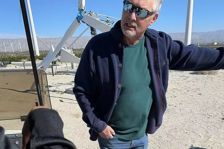 Palm Springs Windmill Guided Tour by Golf Cart